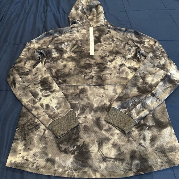 Men’s Lululemon Hooded Sweatshirt - Picture 2 of 5